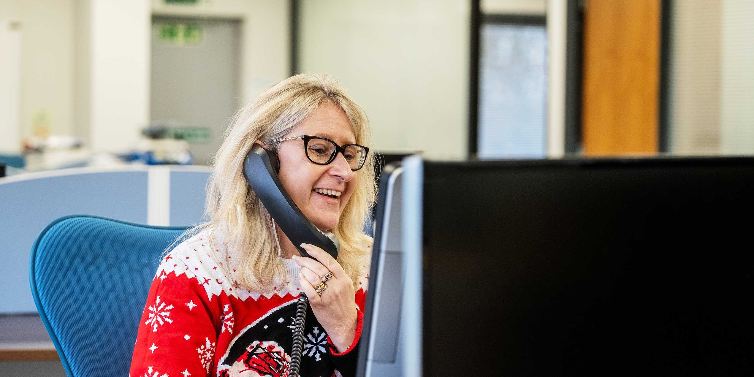 Ellutia employee providing customer service and support-12